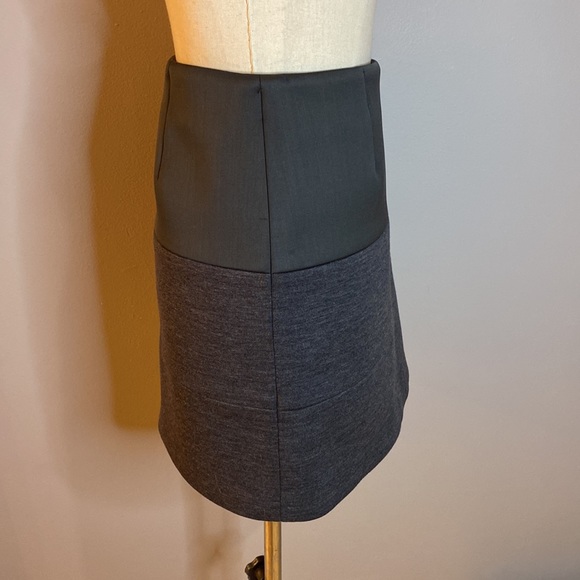 Brunello Cucinelli Size 8 Mini Skirt Black/Gray $125 OBO - Picture 5 of 9